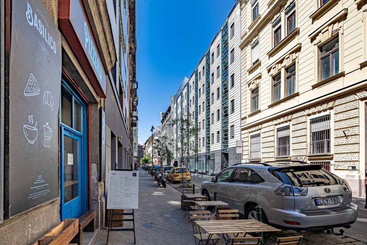 - Quiet Sleep For Solo Traveller Apartment Budapest